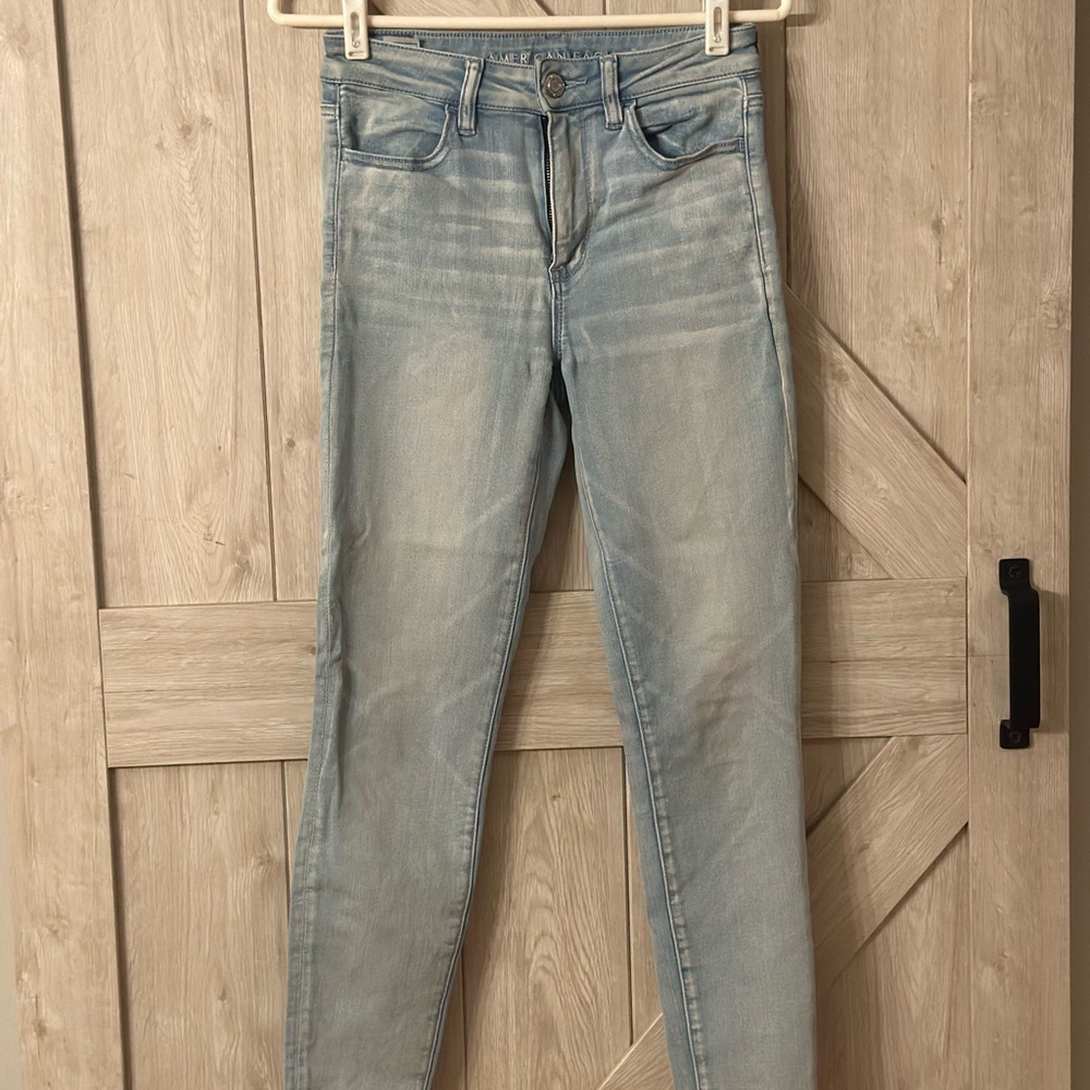 American Eagle Outfitters Light Wash Skinny Jeans